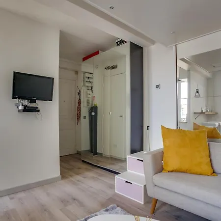 48 Rue Des Haies Apartment *