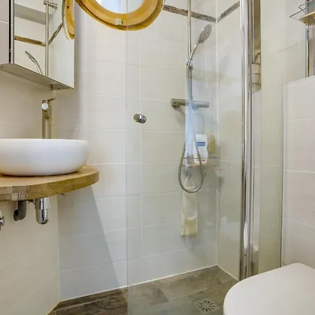 Apartment 48 Rue Des Haies *